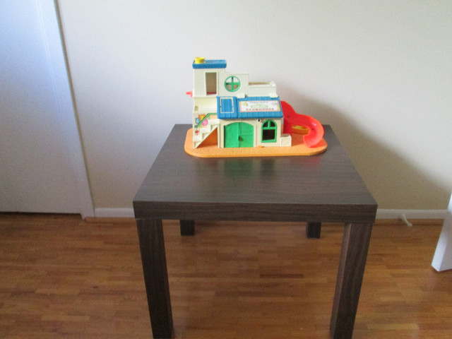 maison Sésame Street Fisher Price 1975 dans Jouets et jeux  à Victoriaville - Image 2