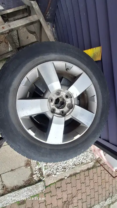 Quatre(4) Mags enlevés de ma Buick Enclave 2012 de luxe avant de l'envoyer à la scrap. Faites un pri...