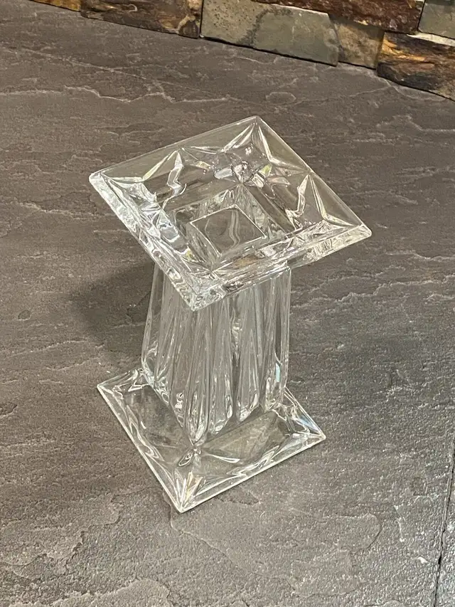 Partylite ~ Quad Prism Pedestal ~ 24% Lead Crystal ~ Brand New in Home Décor & Accents in Red Deer - Image 4