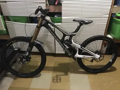 Santa Cruz V10 Medium 26 inch wheels, View more