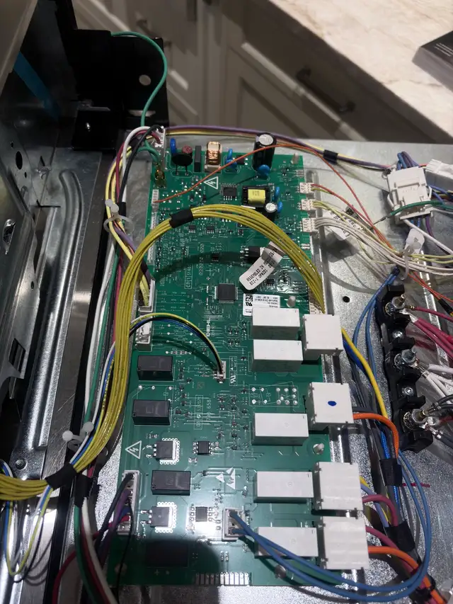 Certified Appliance Repair Technician in Appliance Repair & Installation in Calgary - Image 8