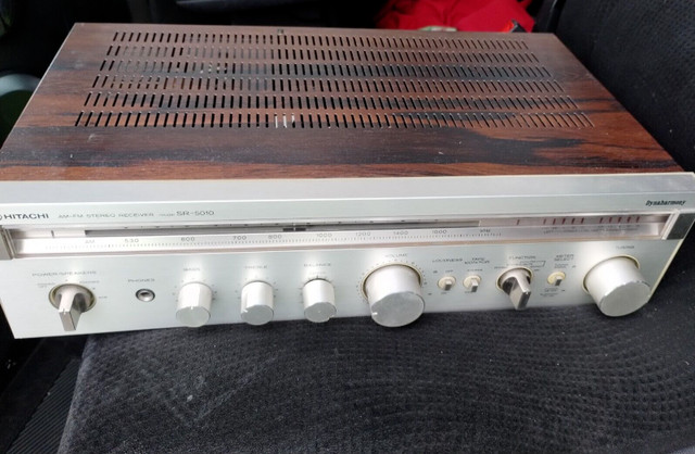 VINTAGE HITACHI AM-FM STEREO RECEIVER SR-5010 & STEREOTAPE DECK in Stereo Systems & Home Theatre in City of Toronto