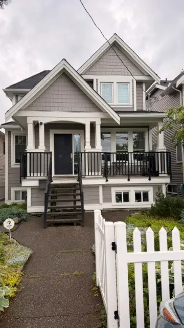 Closest intersection westwood and lougheed (border of Coquitlam and Port Coquitlam) Located in nice...