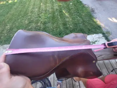 Usedkids saddle, fits lots of different horses.