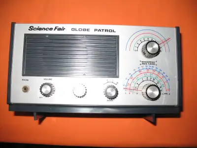 Radio Shack, Science Fair, GLOBE PATROL (circa 1970 USA), 4-band Radio Receiver Kit Cat No 28-205 -...