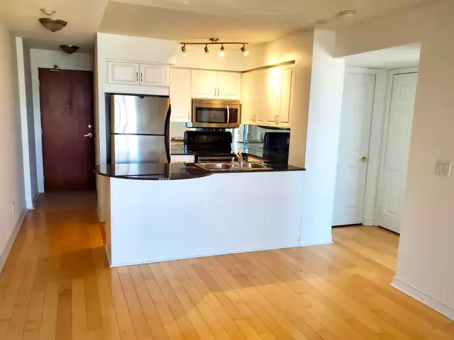 1 Bedroom- North York –Condo For Lease $ 2,200 / month (East fac