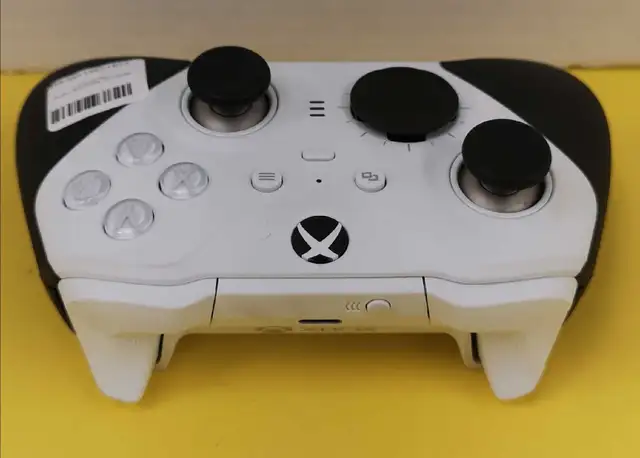 Manette XBOX ONE Elite Series 2 blanche in XBOX One in City of Montréal - Image 4