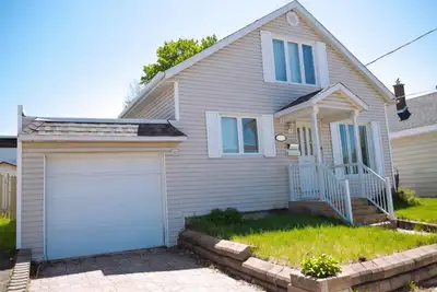 Chambre privée à louer dans une maison familiale – Trois-Rivières, QC Maison unifamiliale individuel...