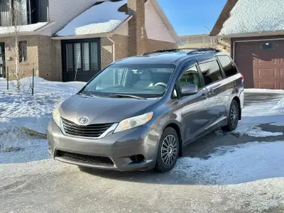 Toyota sienna 2012 with 280,000km automatic transmission. Engine and transmission A1 If you are a me...