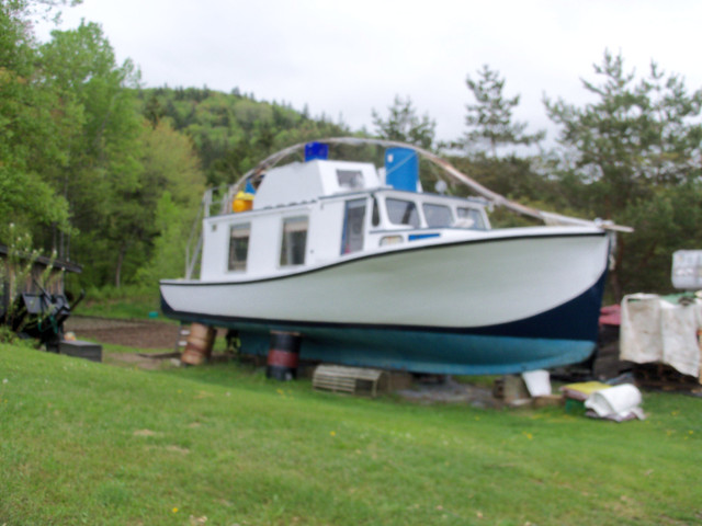 1984 32' cape islander reduced to  6200,00 in Powerboats & Motorboats in Saint John