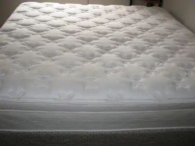 KING Size SERTA Pillow-Top Mattress – Excellent Condition, View more