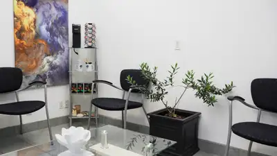 700sq. 3opps fully equipped. Digital x ray, new abledent booking program. 253pts, low rent 2300. Con...