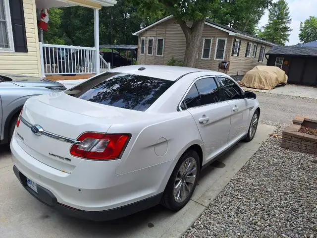 2011 ford taurus..se limited513987944499138563