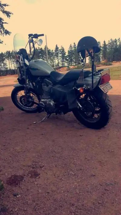 2005 Harley Davidson sportster 883 47944 km. Good condition. Inspected. 7000 neg. Some stock items a...