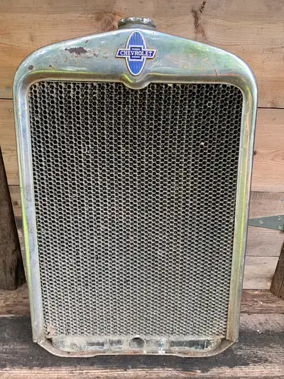 1928-30 ish Chevrolet radiator. In amazing condition for its age. The external shroud is great, the...