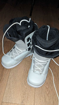 K2 Darko Size 9 Snowboard Boots