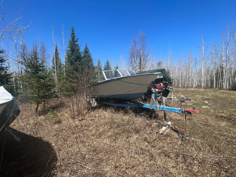 18 Ft boat with trailer Fishing, Camping & Outdoors Thunder Bay Kijiji