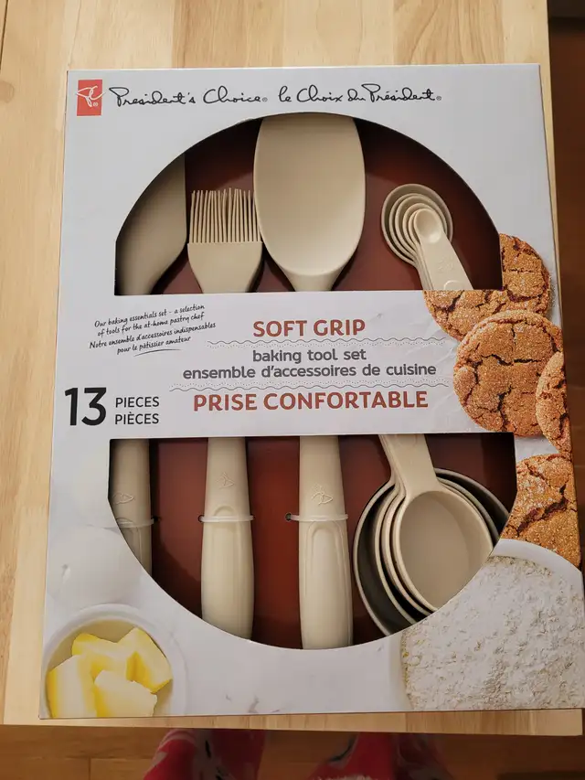 Soft Grip baking tool set (13 pieces) in Kitchen & Dining Wares in Ottawa - Image 2