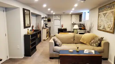 PLEASE NOTE! This is a short term rental unit rented for a minimum of 1 month and maximum of 5 month...
