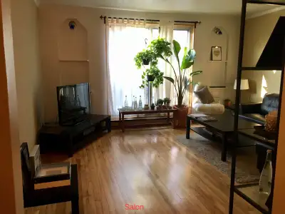 N.D.G. NDG, 3-1/2 totalement renove, condo style 800pc. Juillet Juillet, NDG Totalement renove, larg...
