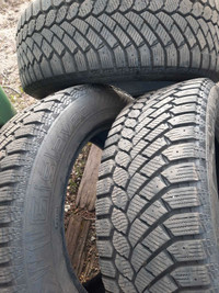 Set of winter tires P235/60 R18