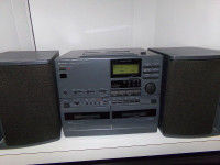 HITACHI COMPACT DISC STEREO SYSTEM FX-7