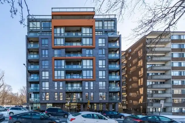7e étage condo studio lumineux Univ de Mtl