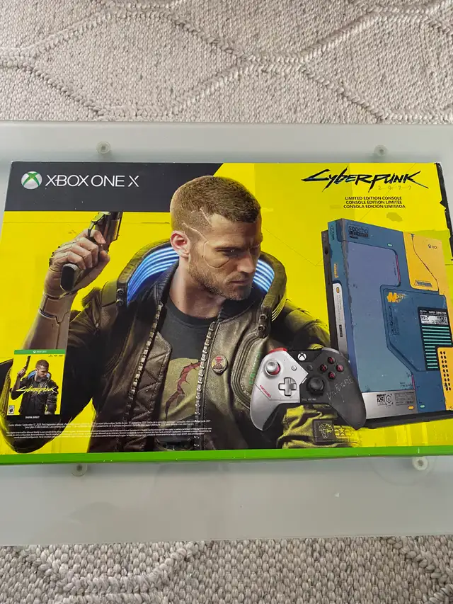 Microsoft Xbox One X Console - Cyberpunk 2077 Limited Edition Bu in XBOX One in City of Montréal - Image 2