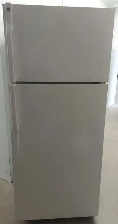 G.E. 28" FRIDGE (model # GTS18RBSBRWW) REVERSIBLE DOORS, View more