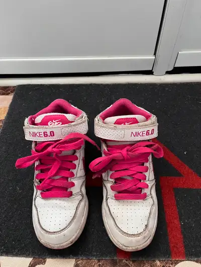 Nike High too sneakers, size 3, EUR 35, 22cm; Kids outgrown them, still in good condition, selling f...