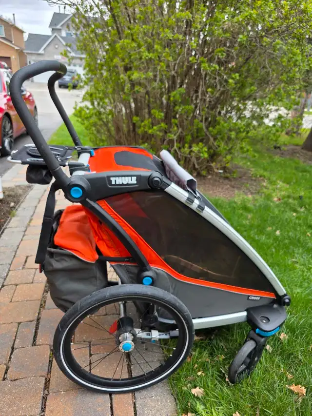 Thule Chariot Cross with all the Accessories. in Strollers, Carriers & Car Seats in Oakville / Halton Region - Image 3