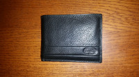 $55 NEW FOSSIL BLACK LEATHER WALLET
