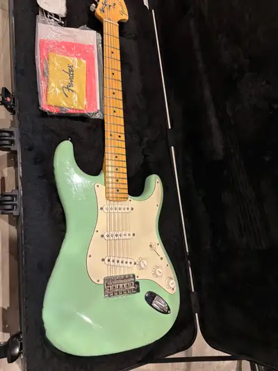 fender Stratocaster, View more