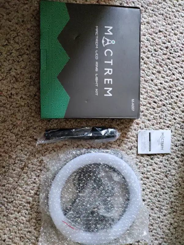 New Mactrem 10" LED Ring Light kit for sale. in Other in Calgary - Image 2