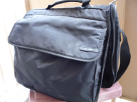 Like NEW Multi-storage carrying bag & much more            p809
