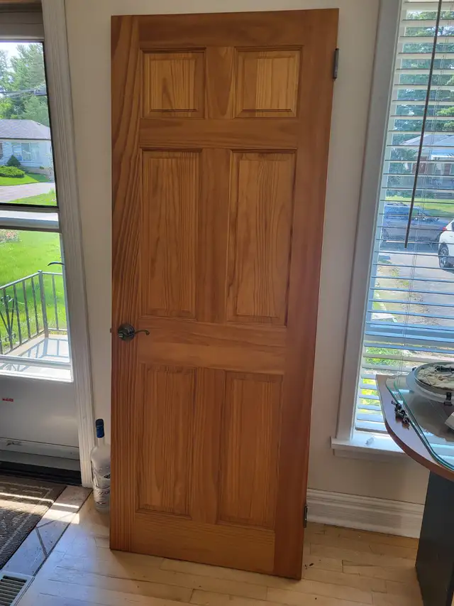 INTERIOR DOORS WITH HARDWARE in Other in City of Toronto - Image 3