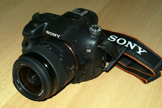 Sony A58 and 18 55, possible more sony and minolta lenses dans Appareils photo et caméras  à Ville de Montréal