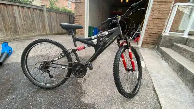 The overall bike is in Great condition. The only problem is the gear shifter.