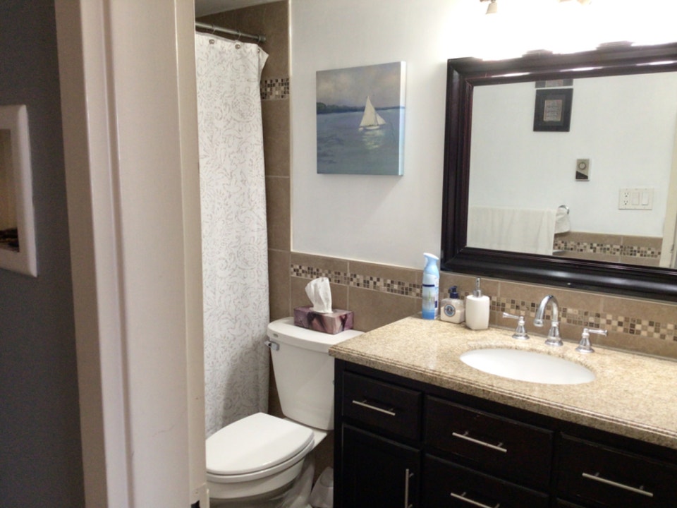 Condo all inclusive $1250.00/ Month 5