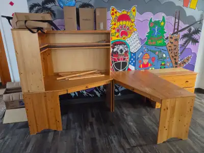 Deluxe office desk - like new!, View more