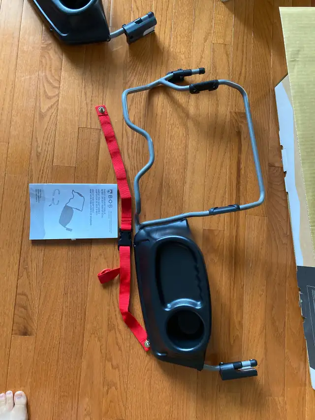 BOB Duallie Infant Car Seat Adapter in Strollers, Carriers & Car Seats in London - Image 9