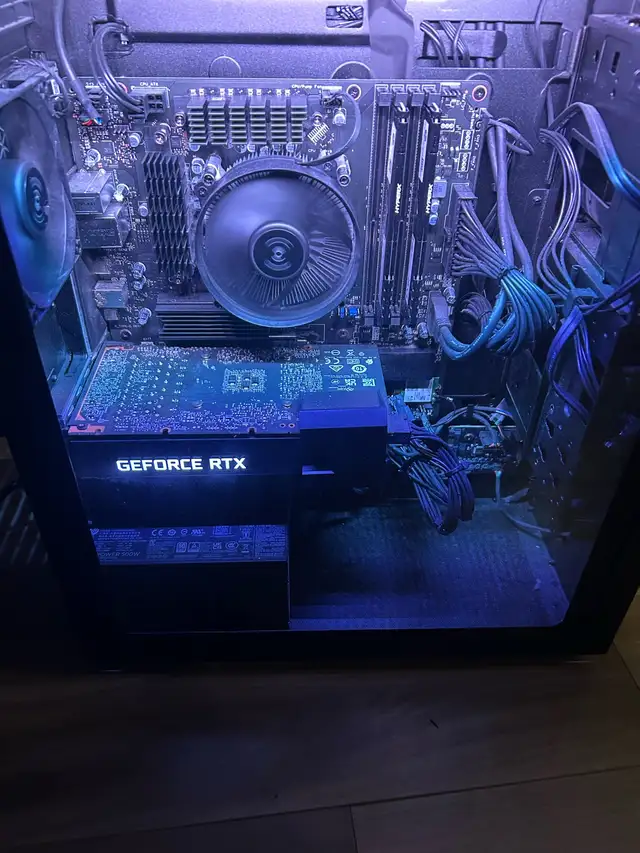 gaming setup  in Desktop Computers in Laval / North Shore - Image 4