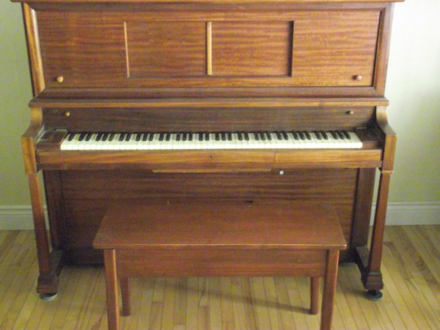 Player Piano with rolls/bench/cabinet in Pianos & Keyboards in City of Halifax - Image 4