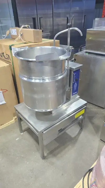 Cleveland KET-12T Manual 12-Gallon Electric Steam Kettle - 208V, View more