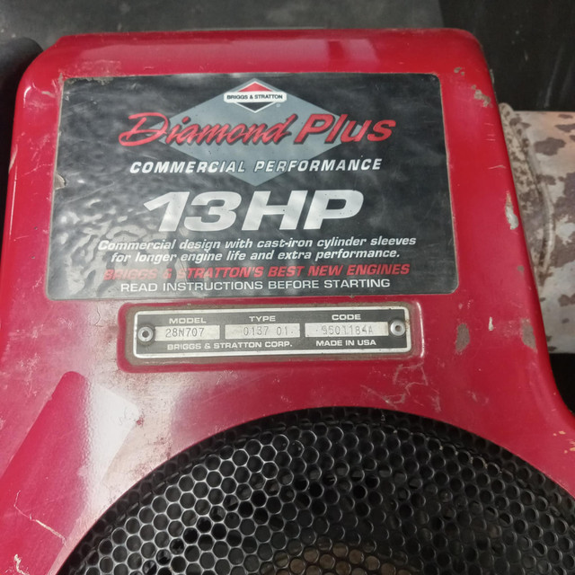 Moteur de tracteur a gazon 13HP, condition A-1 dans Tondeuses et souffleuses  à Laval/Rive Nord - Image 4