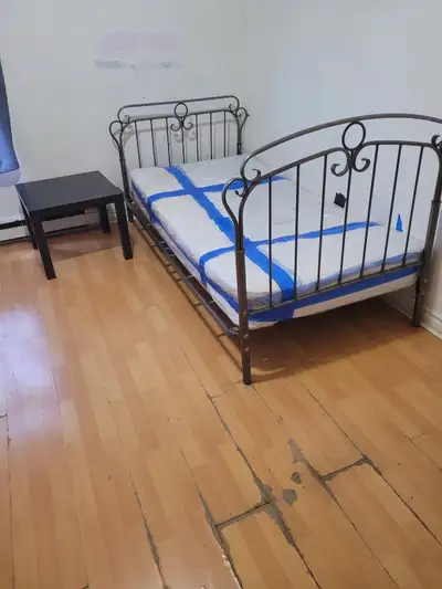 Location: 3359 Rue Sainte-Catherine E, Montréal, QC H1W 2C7, Canada Room 11 - CAD 550 per month Room...