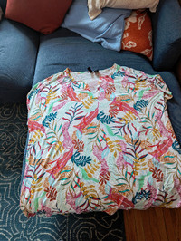 2x women's floral t-shirt