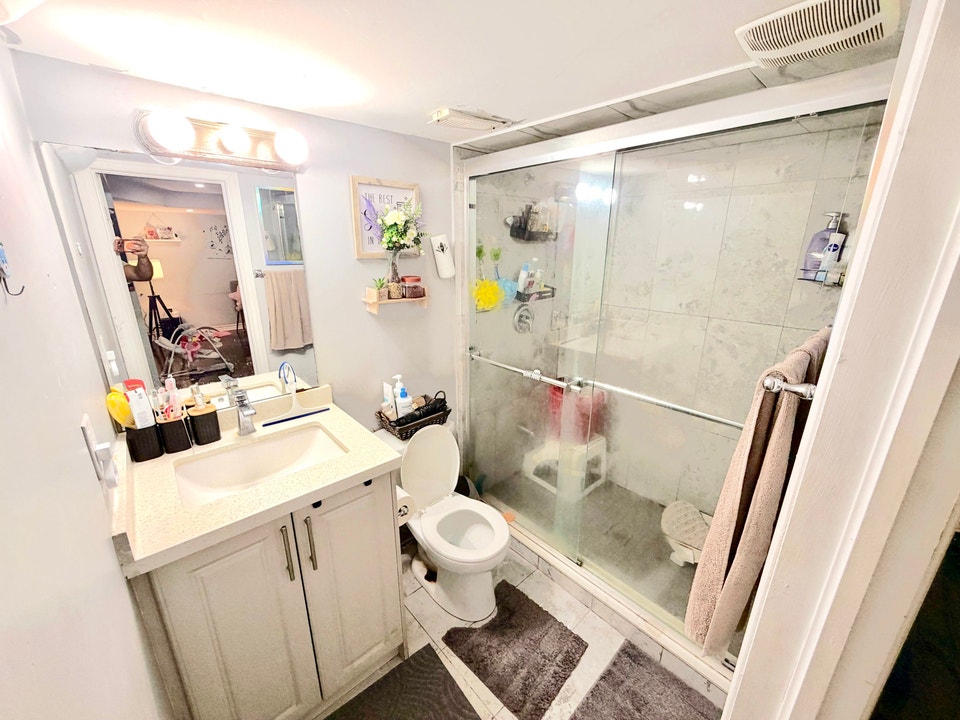 one bedroom basement available for rent 4