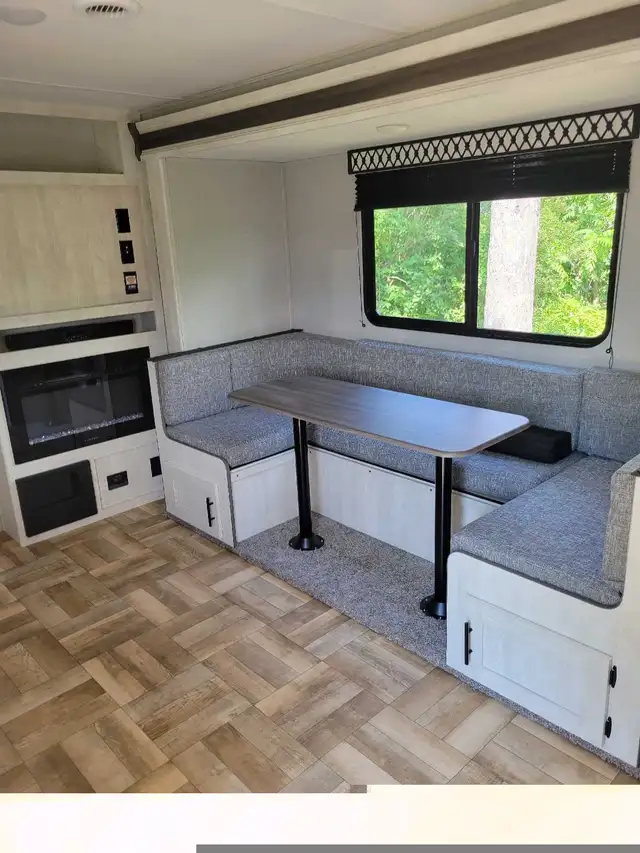 camper. trailer in Travel Trailers & Campers in Kingston - Image 5