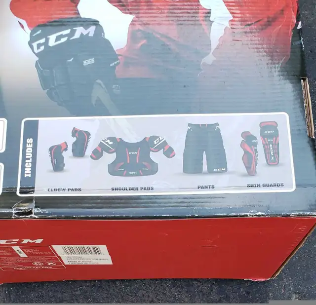Brand New Kids CCM Hockey Equipment Bundle Medium and Large size in Hockey in Barrie - Image 4